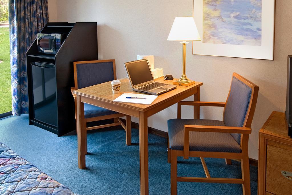 Comfort Inn Lakeshore Норт-Бей Екстер'єр фото