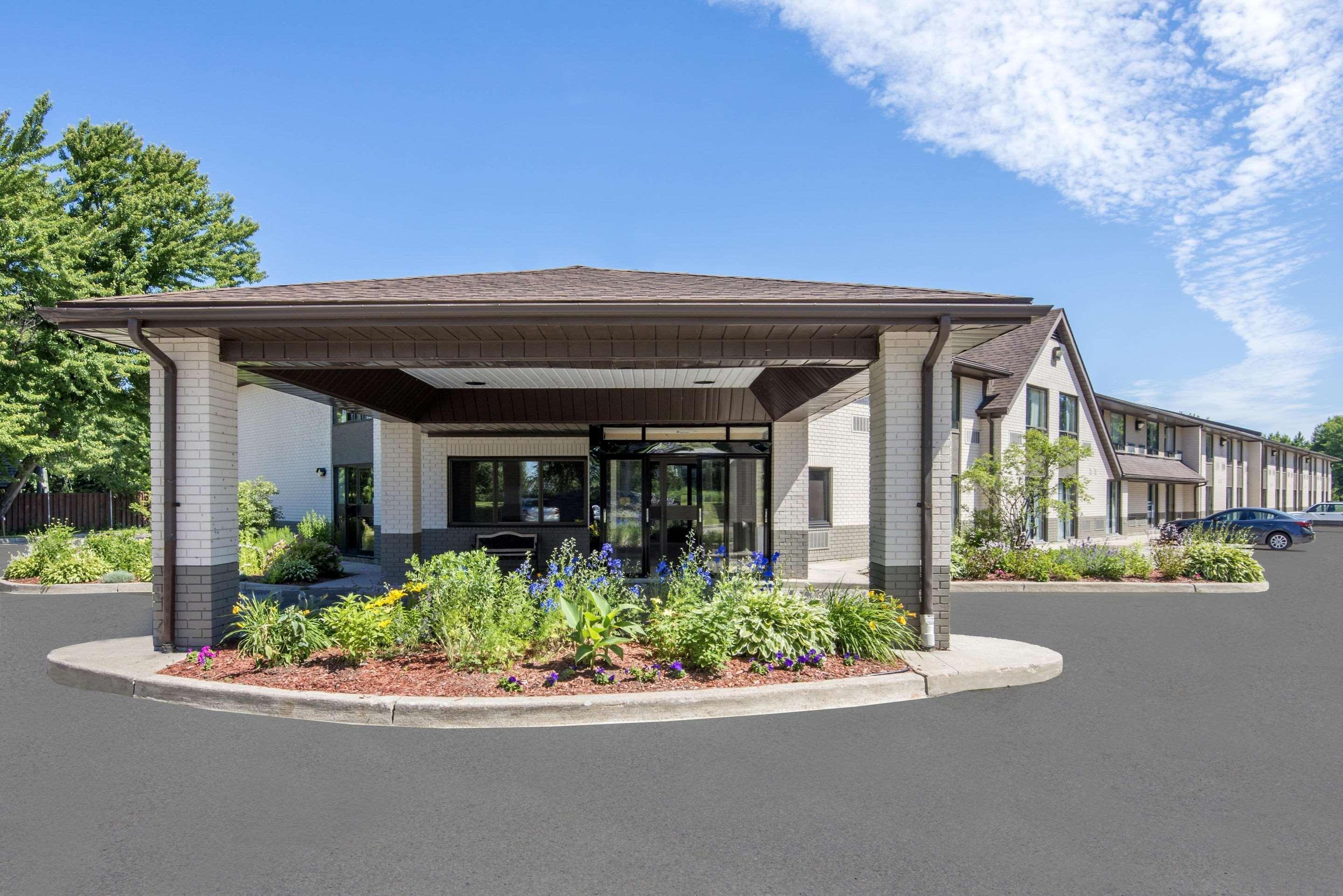 Comfort Inn Lakeshore Норт-Бей Екстер'єр фото