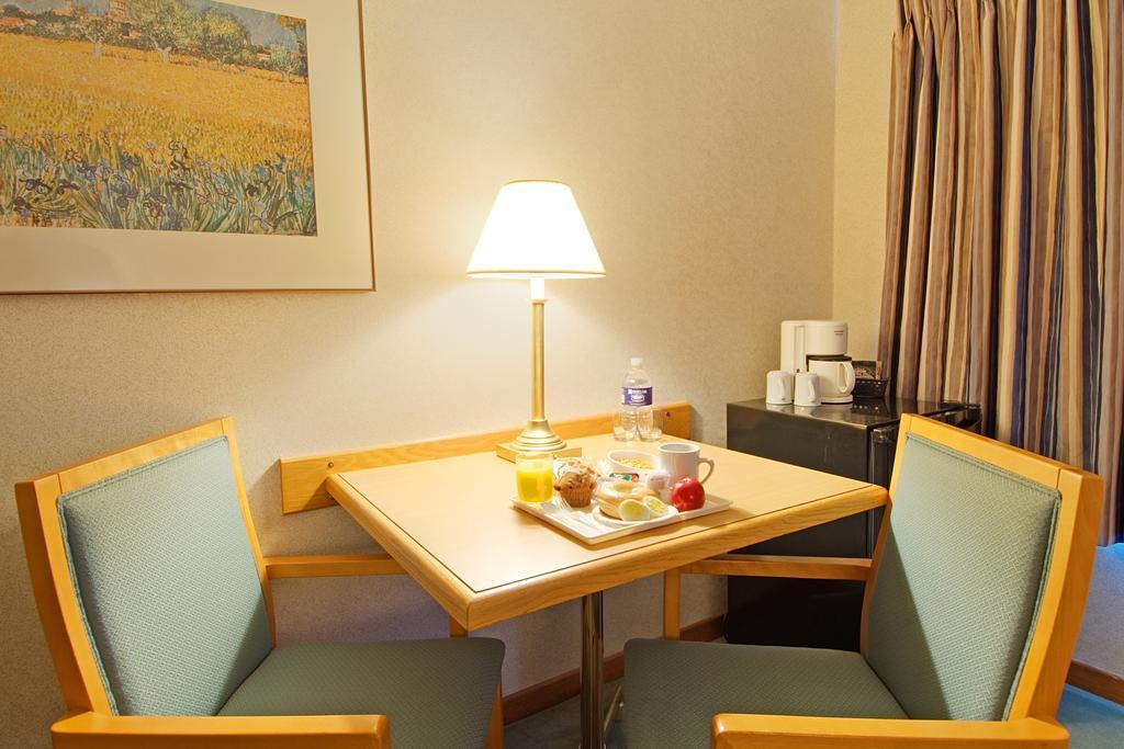 Comfort Inn Lakeshore Норт-Бей Екстер'єр фото